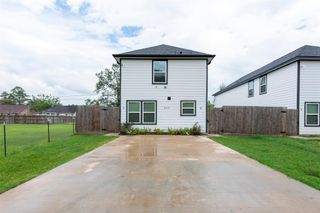 8635 Sunderland Road, Houston, TX 77028