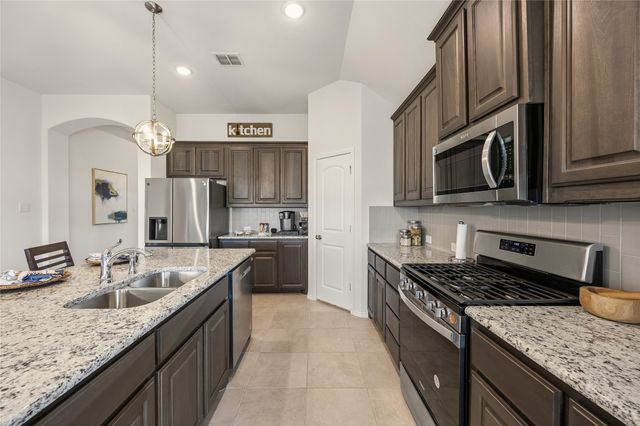 902 Misty Lane, Cleburne, TX 76033