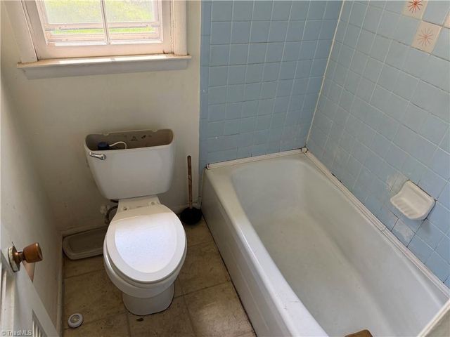 323 Largo Drive, Greensboro, NC 27406