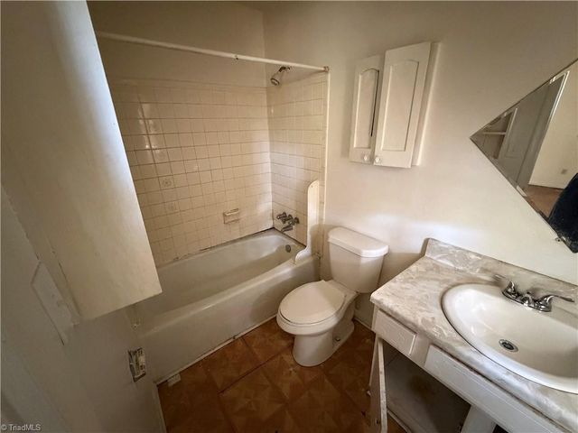 323 Largo Drive, Greensboro, NC 27406