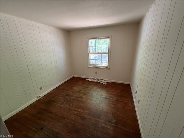 323 Largo Drive, Greensboro, NC 27406