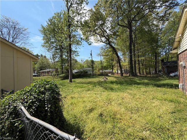 323 Largo Drive, Greensboro, NC 27406