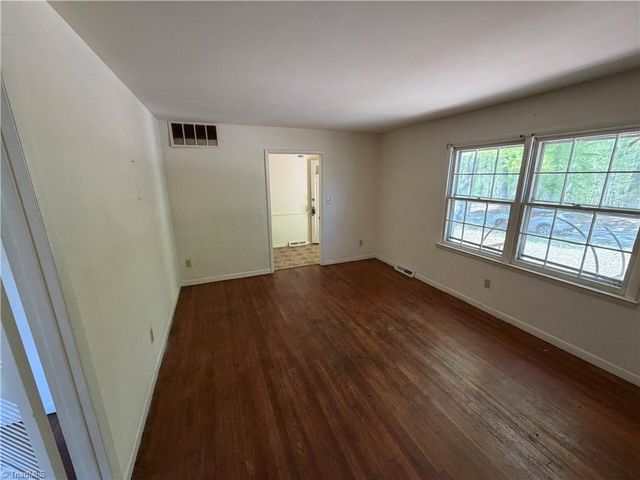 323 Largo Drive, Greensboro, NC 27406