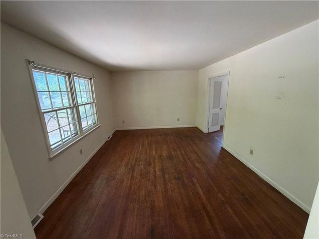 323 Largo Drive, Greensboro, NC 27406
