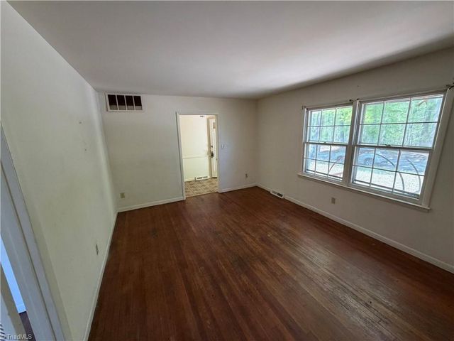 323 Largo Drive, Greensboro, NC 27406
