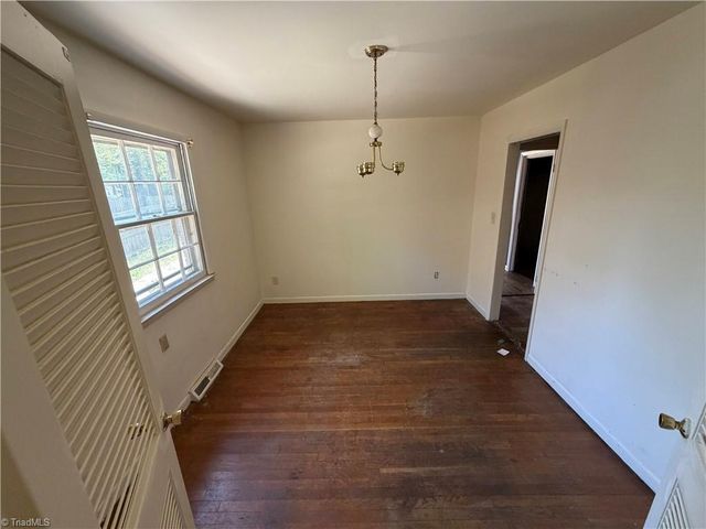 323 Largo Drive, Greensboro, NC 27406