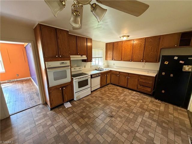 323 Largo Drive, Greensboro, NC 27406