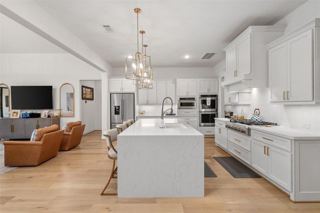 60 Venetia Grove Drive, Tomball, TX 77375