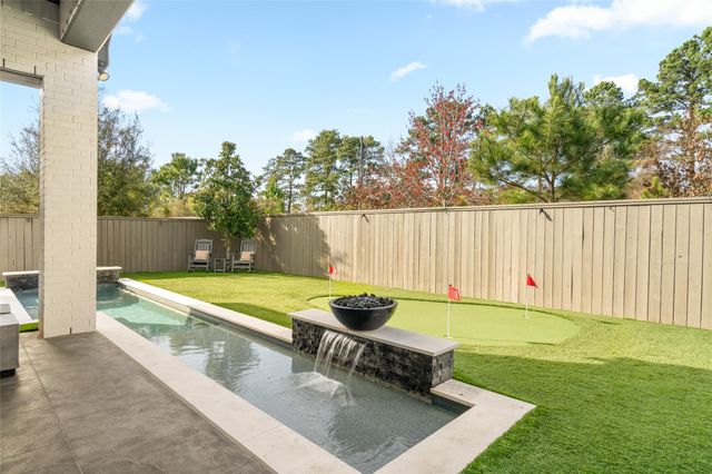 60 Venetia Grove Drive, Tomball, TX 77375