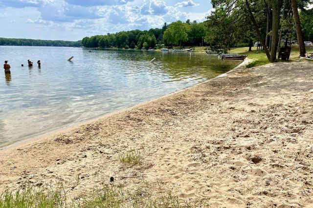 132 Shores Drive, Rose Lake Twp, MI 49655