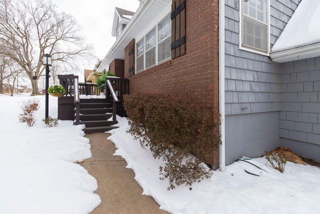 2304 E Cardinal Street, Springfield, MO 65804