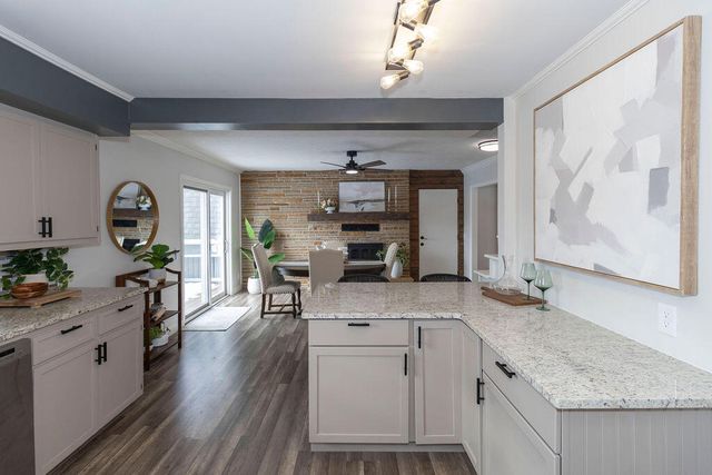 2304 E Cardinal Street, Springfield, MO 65804