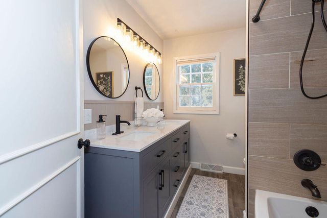 2304 E Cardinal Street, Springfield, MO 65804