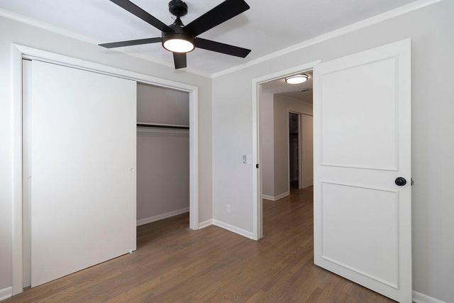 2304 E Cardinal Street, Springfield, MO 65804