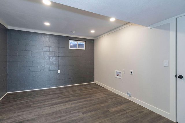 2304 E Cardinal Street, Springfield, MO 65804