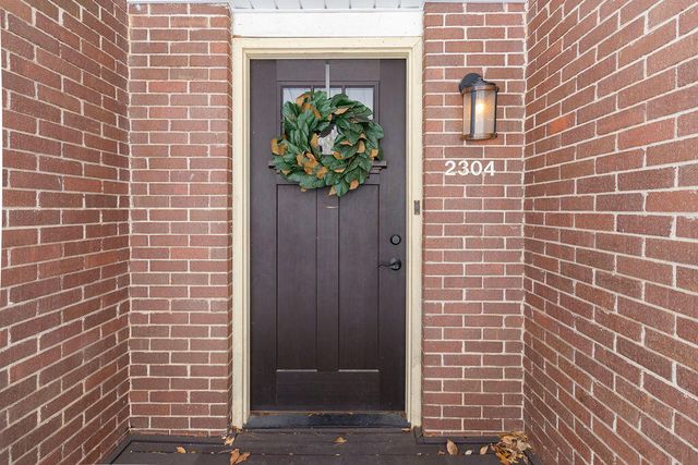 2304 E Cardinal Street, Springfield, MO 65804