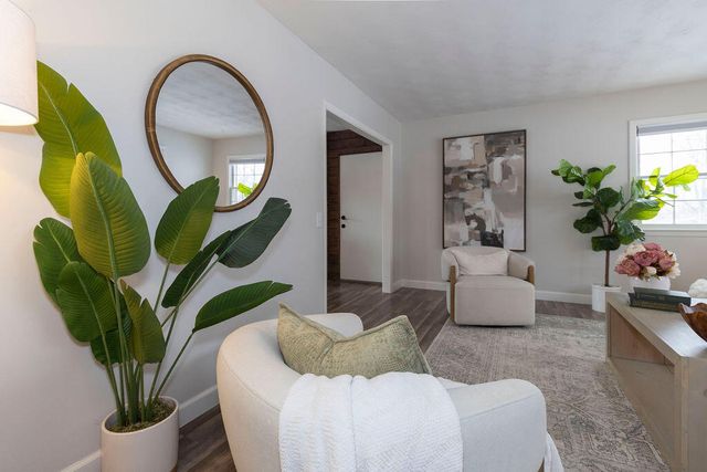 2304 E Cardinal Street, Springfield, MO 65804