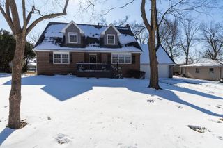 2304 E Cardinal Street, Springfield, MO 65804