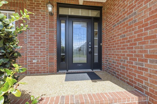 208 Cheyenne Dr, White House, TN 37188