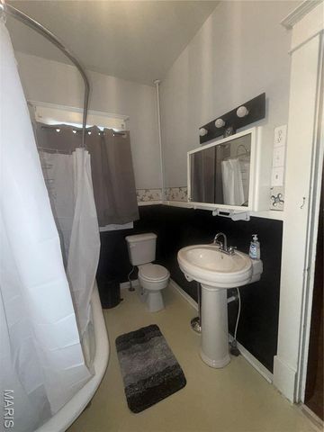 410 E 8th Street, Caruthersville, MO 63830