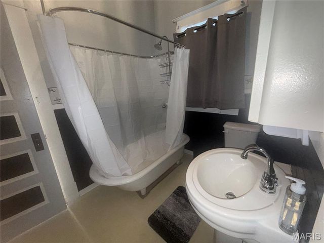 410 E 8th Street, Caruthersville, MO 63830