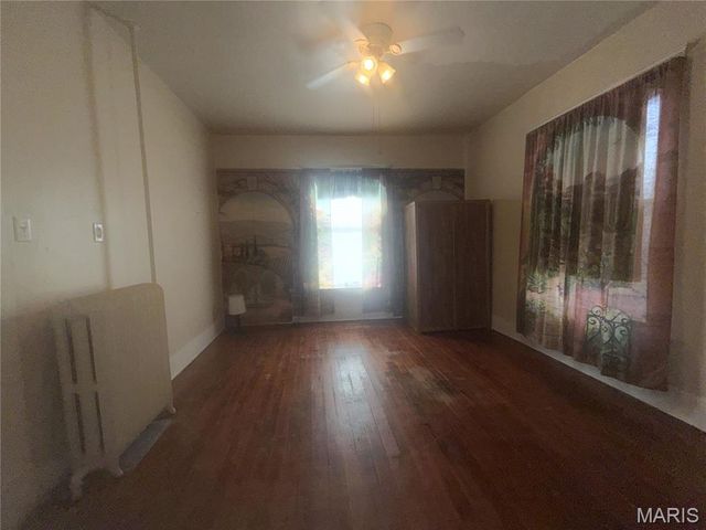 410 E 8th Street, Caruthersville, MO 63830