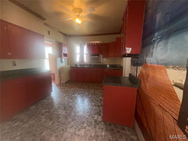 410 E 8th Street, Caruthersville, MO 63830