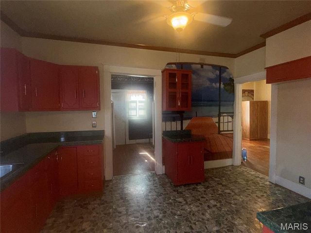 410 E 8th Street, Caruthersville, MO 63830