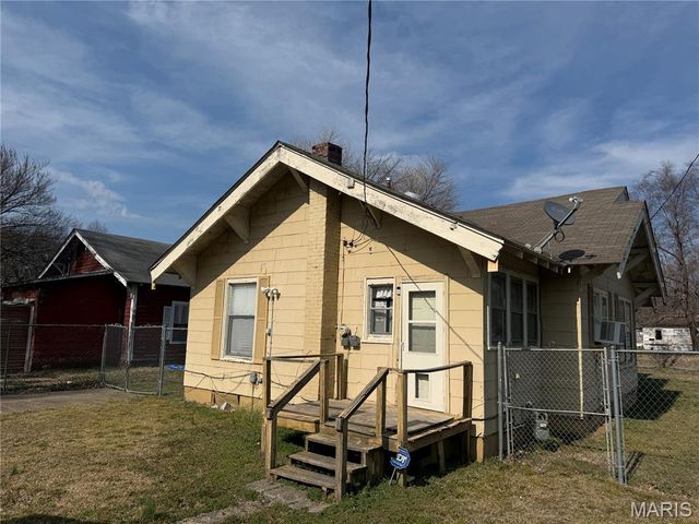 410 E 8th Street, Caruthersville, MO 63830