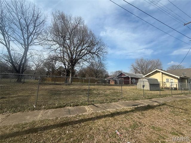 410 E 8th Street, Caruthersville, MO 63830