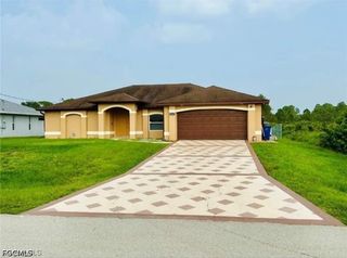 1816 Tomaso AVE, Lehigh Acres, FL 33972