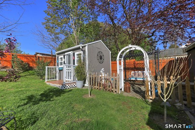 77 Raymond Street, Waterbury, CT 06706