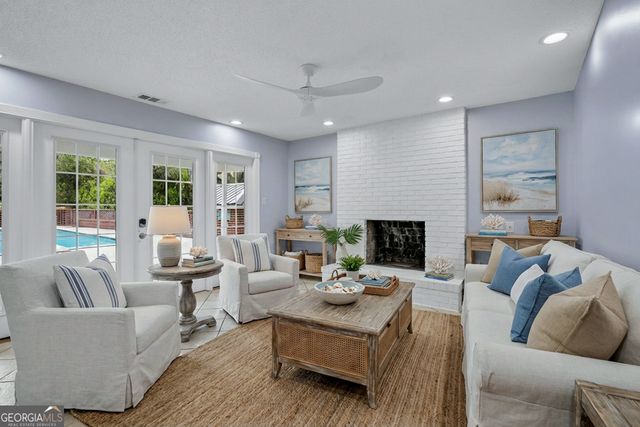 1804 E Henry Street, Savannah, GA 31404