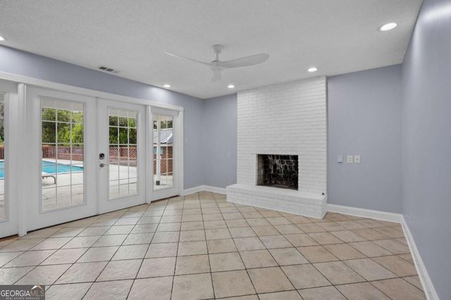 1804 E Henry Street, Savannah, GA 31404