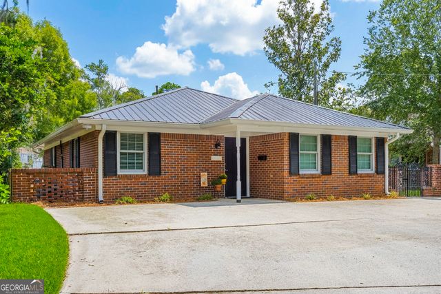 1804 E Henry Street, Savannah, GA 31404