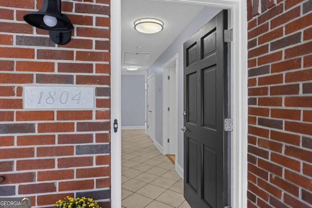 1804 E Henry Street, Savannah, GA 31404