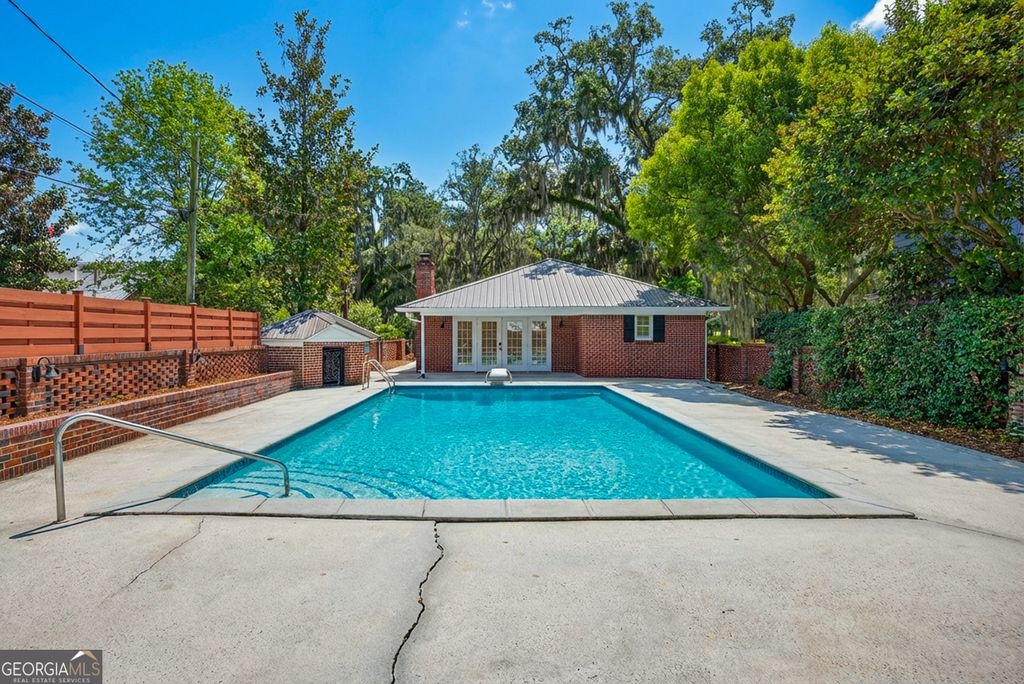 1804 E Henry Street, Savannah, GA 31404