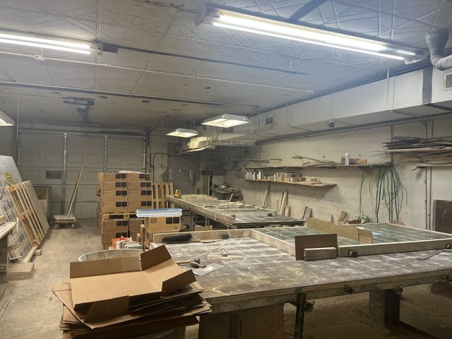 5043 W Diversey Avenue, Chicago, IL 60639