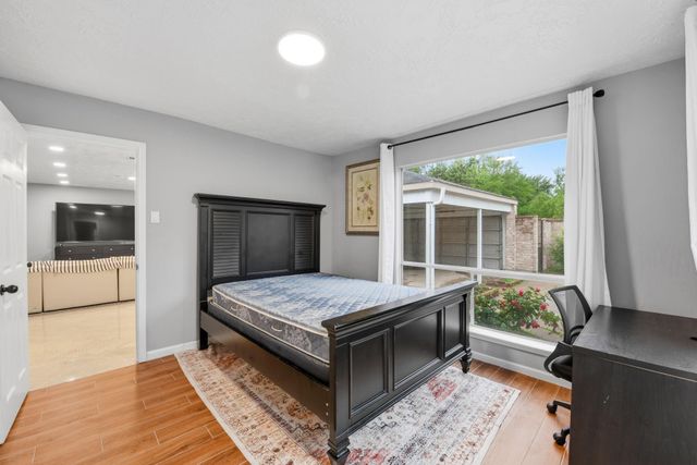 16235 Olive Glen Drive, Houston, TX 77082