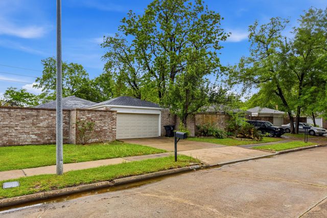 16235 Olive Glen Drive, Houston, TX 77082