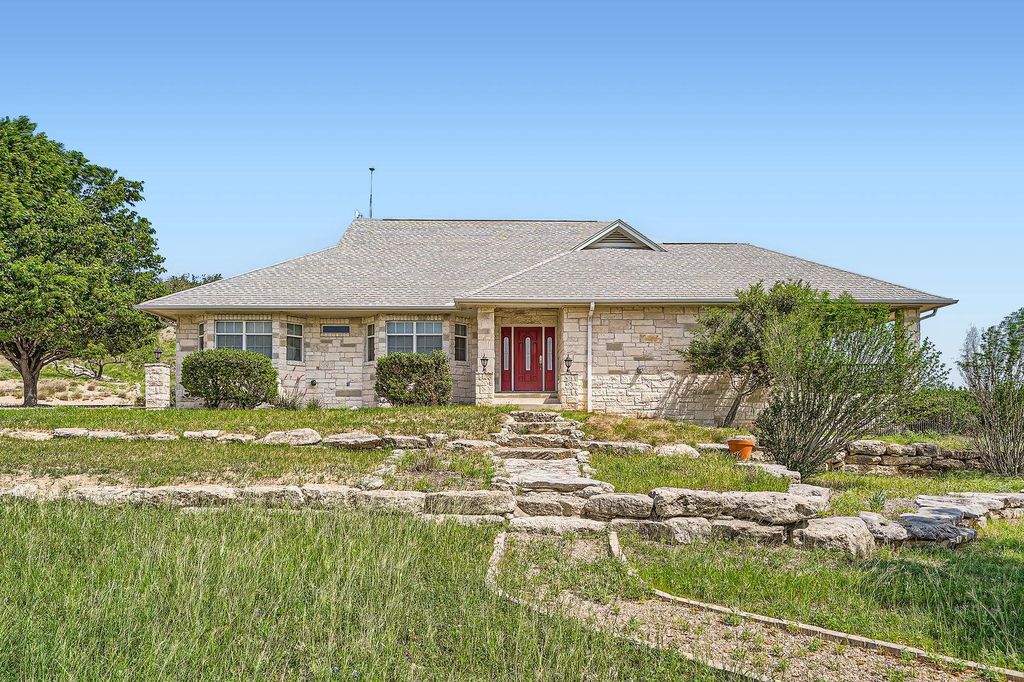 128 Oak Crest DR, Bertram, TX 78605