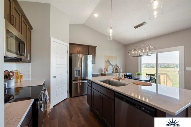 2907 Lakeside Drive, Plattsmouth, NE 68048