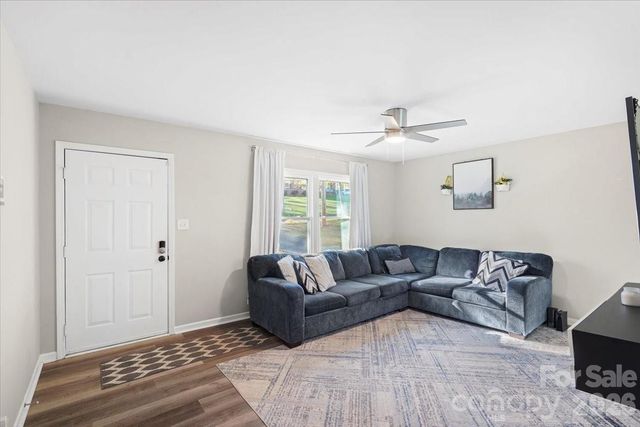 624 Dundeen Drive, Gastonia, NC 28052