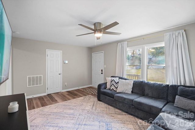 624 Dundeen Drive, Gastonia, NC 28052