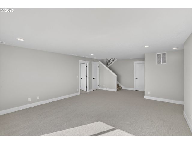 12130 Sw Turnagain Dr, Tigard, OR 97224