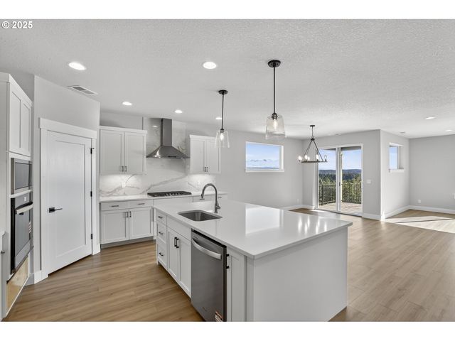 12130 Sw Turnagain Dr, Tigard, OR 97224