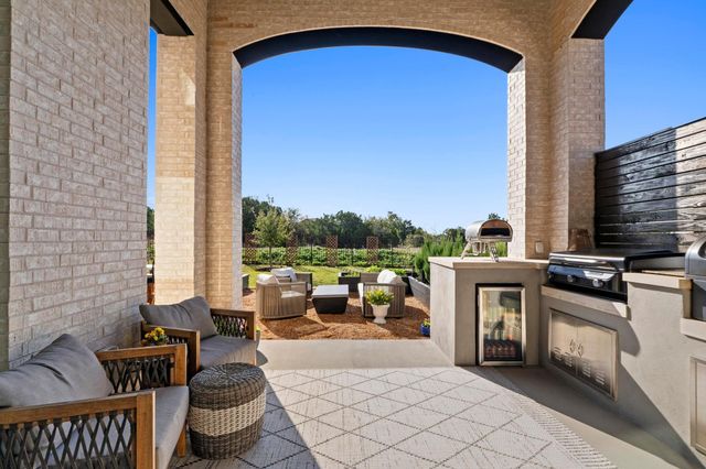 668 Two Creeks LN, Austin, TX 78737