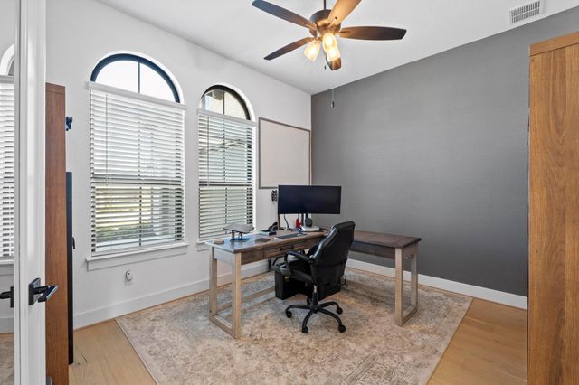 668 Two Creeks LN, Austin, TX 78737