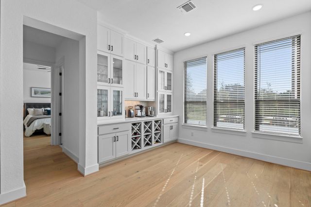 668 Two Creeks LN, Austin, TX 78737