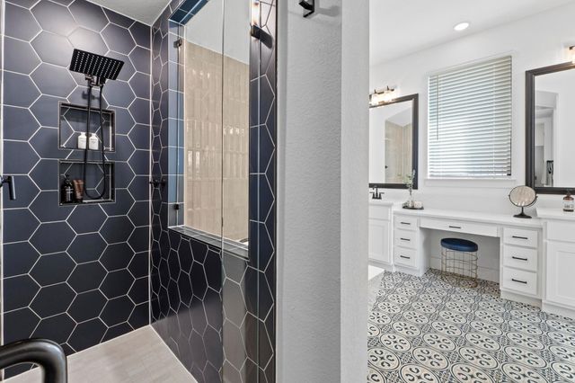 668 Two Creeks LN, Austin, TX 78737